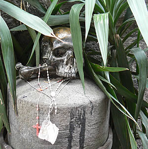 Crâne devant l'église Santa Maria Anime del Purgatorio