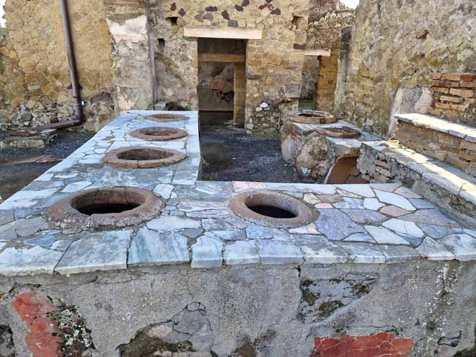 La grande taverne à Herculanum La grande taverne à Herculanum