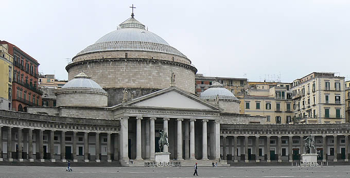 Piazza del Plebiscito de Naples
